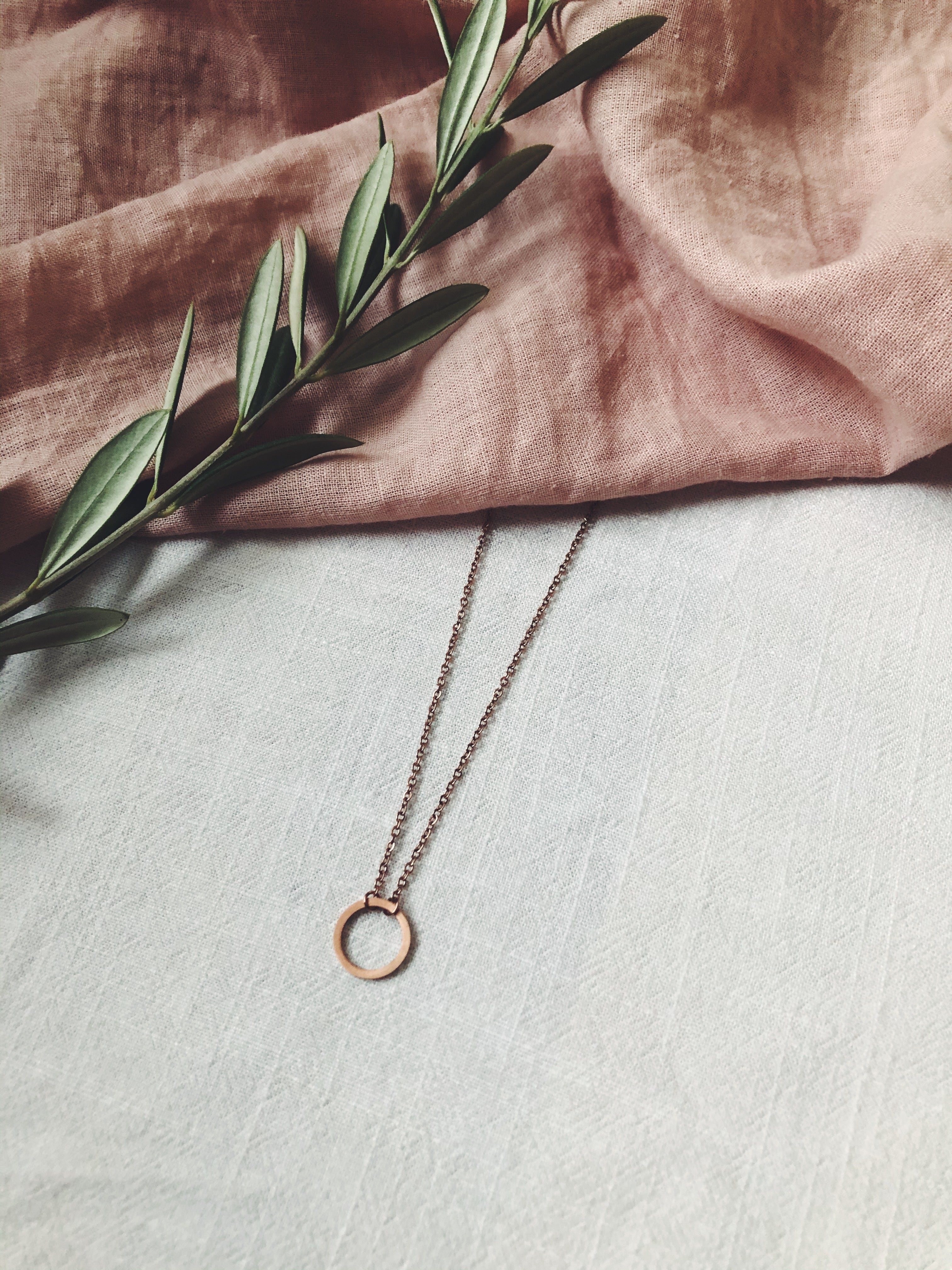 Matte Circle Necklace