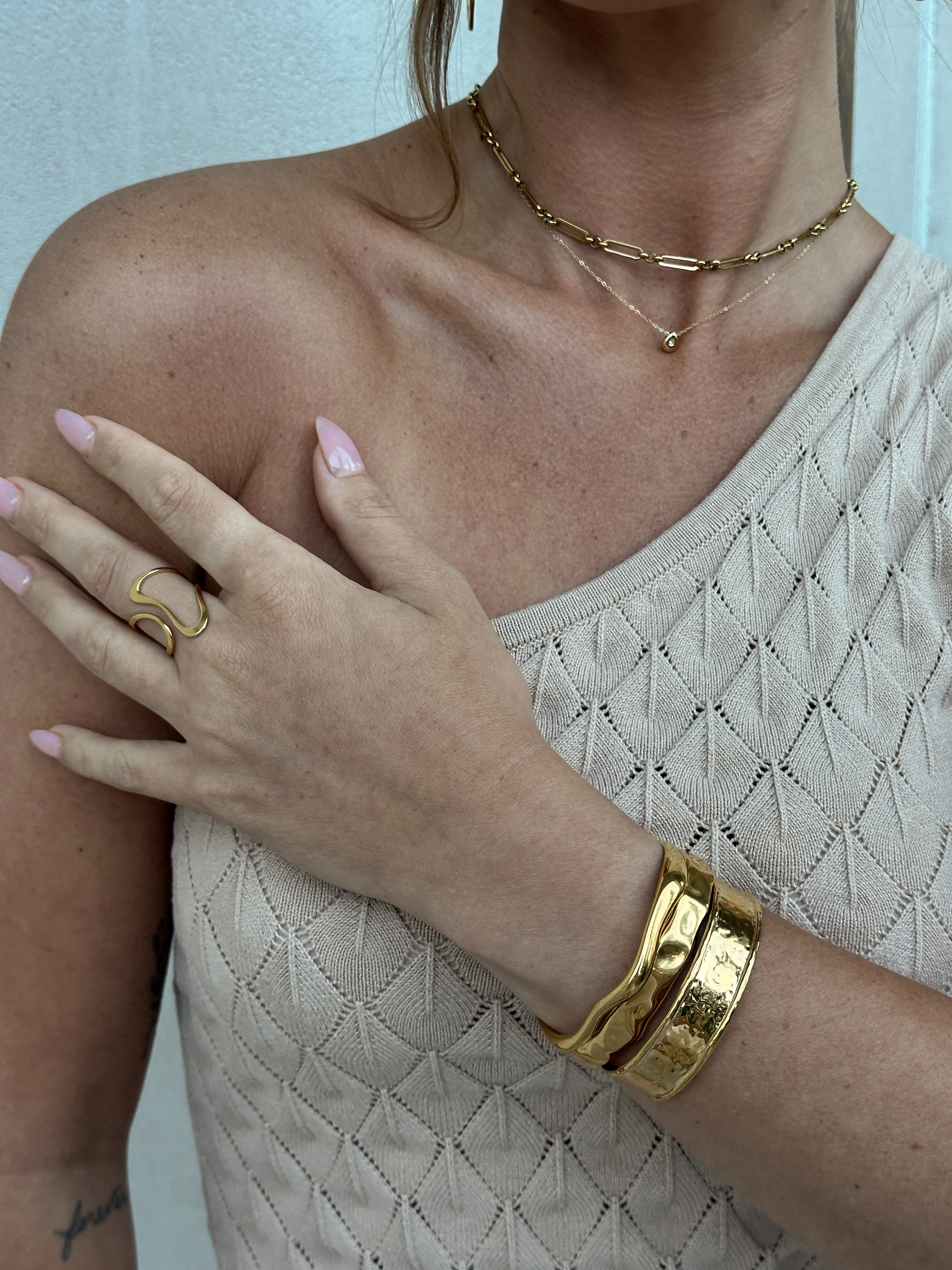 Micro Teardrop Necklace - Gold