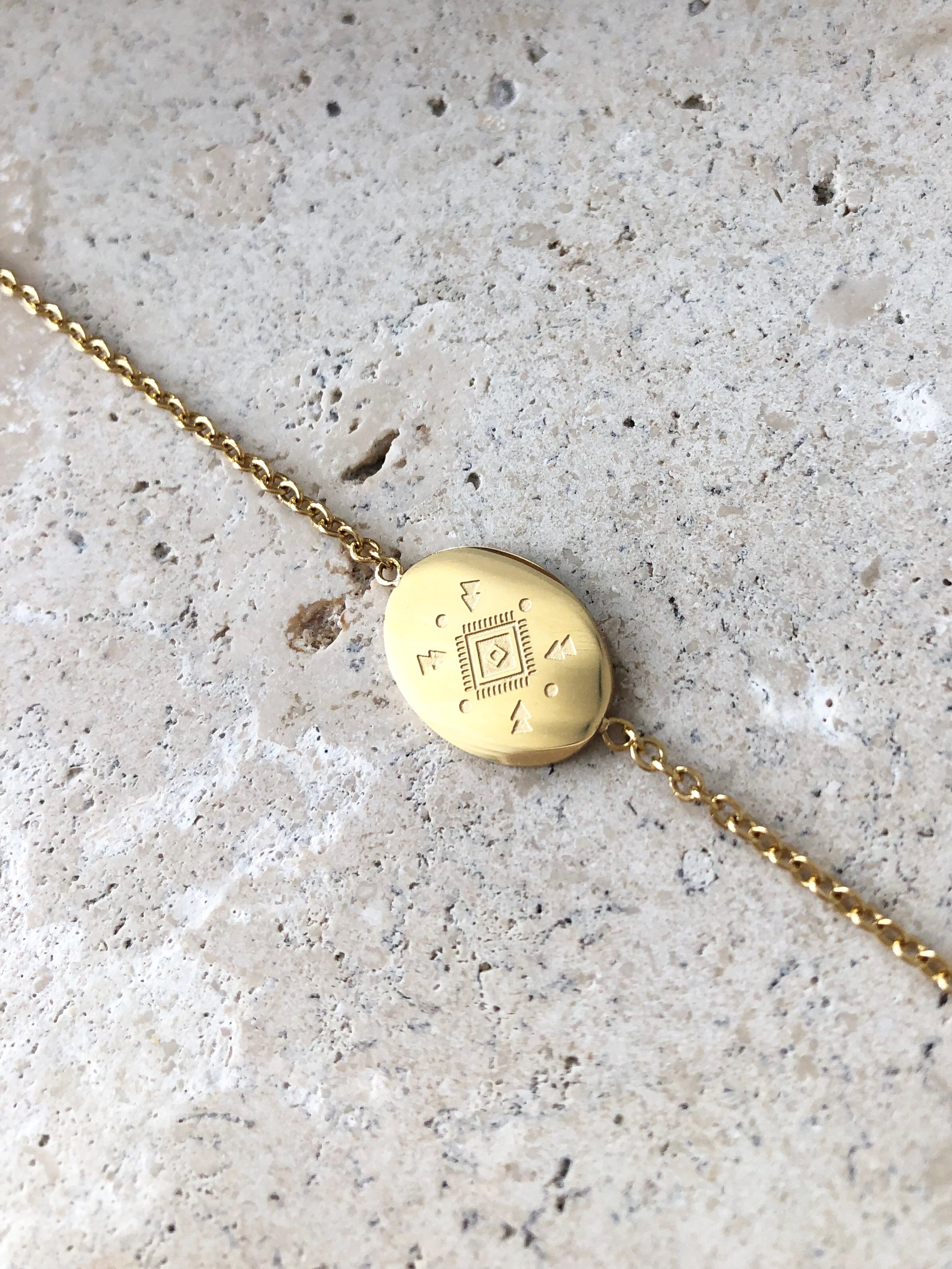 Cora Etched Bracelet