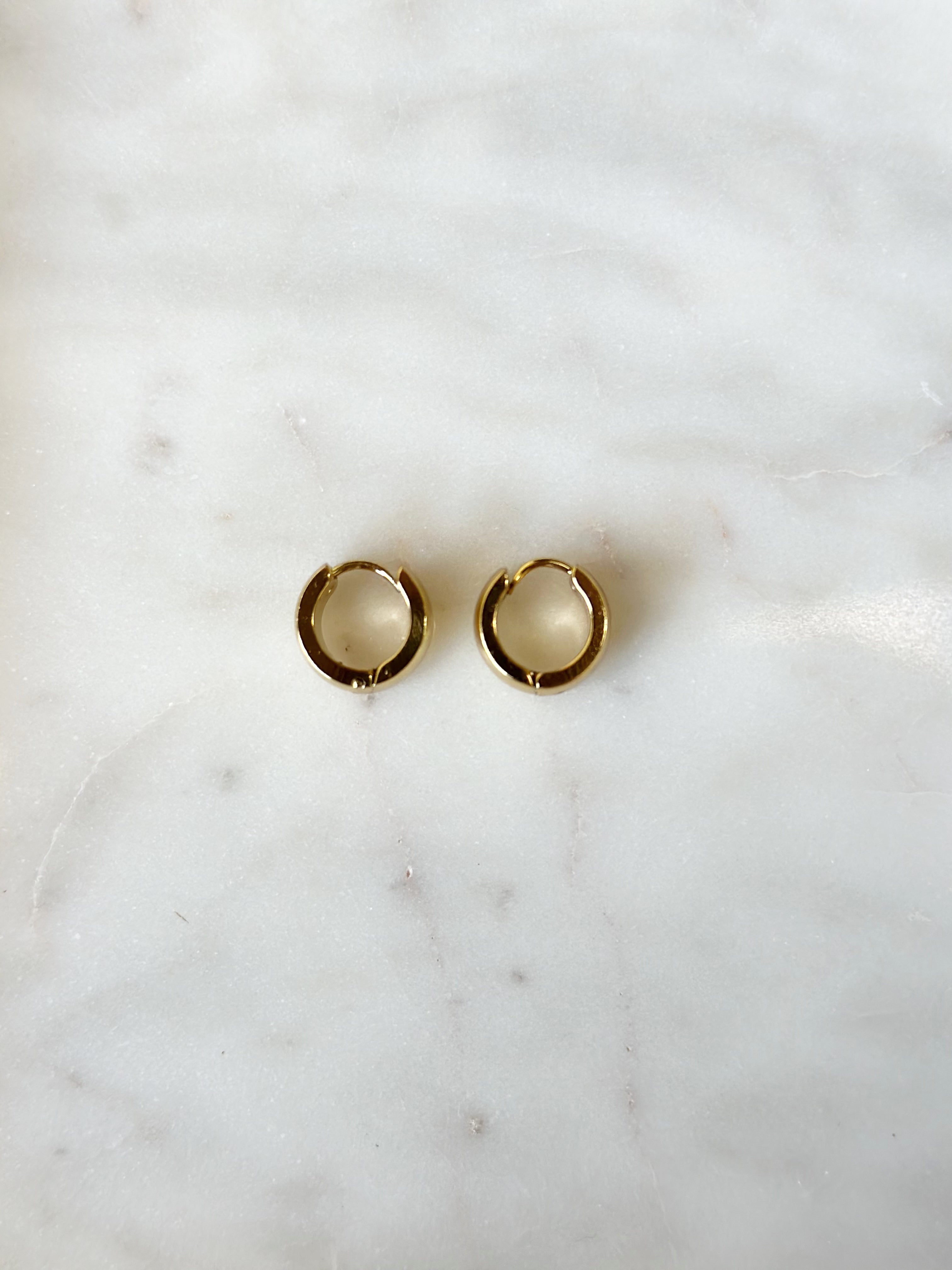 Flat Mini Hoop Earrings - Gold 7mm