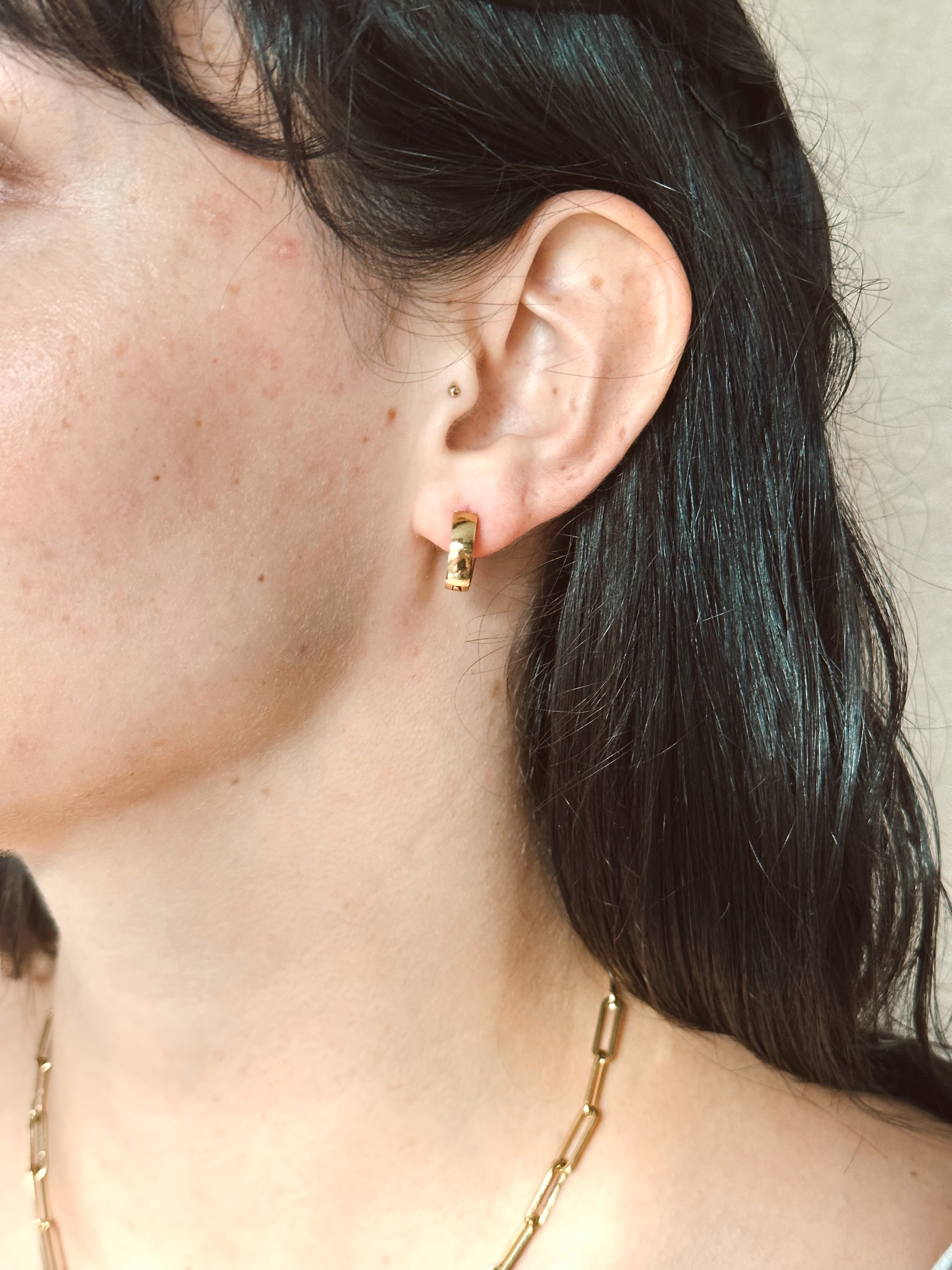 Flat Mini Hoops 4mm - Gold