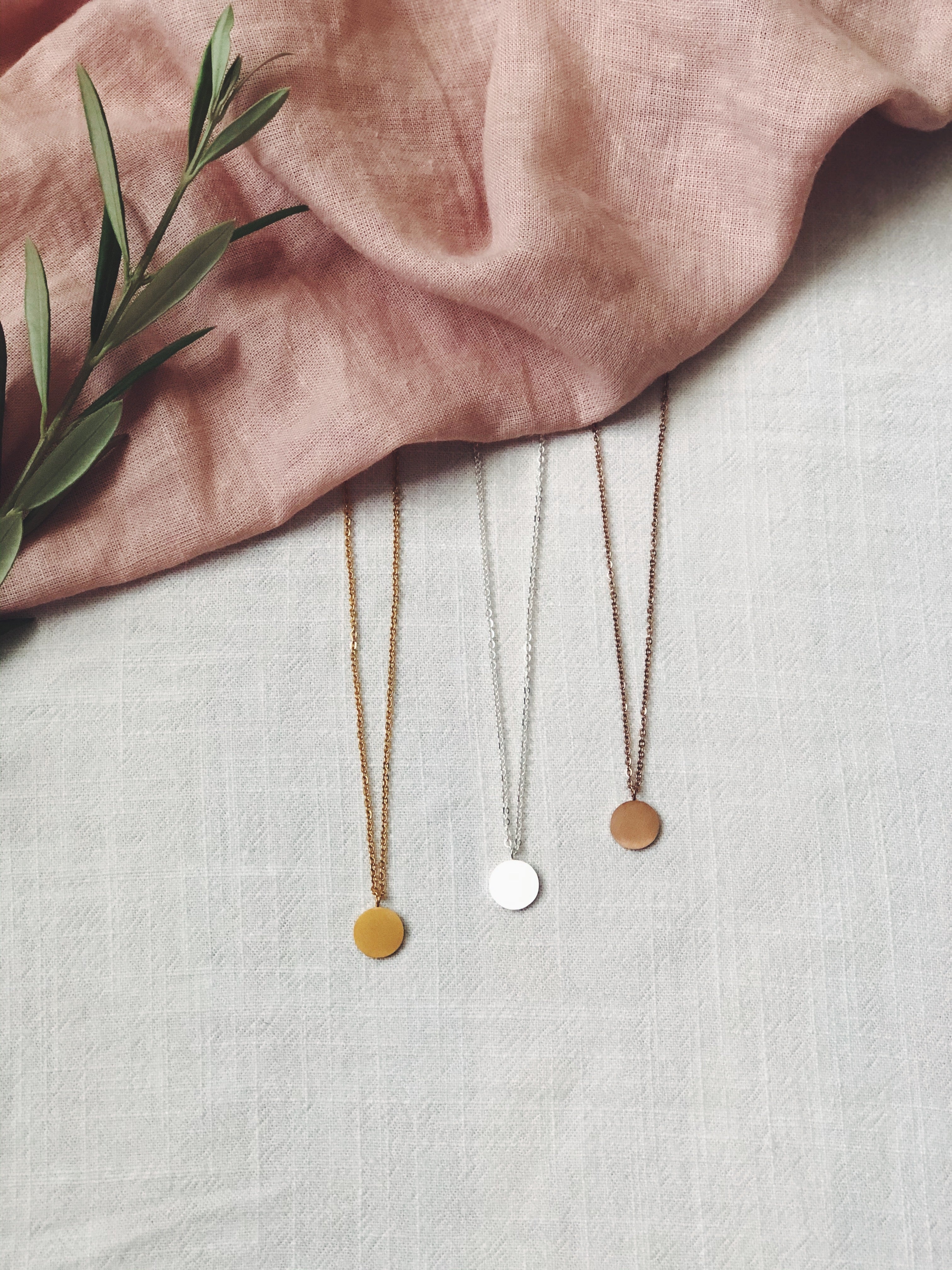 Matte Disc Necklace