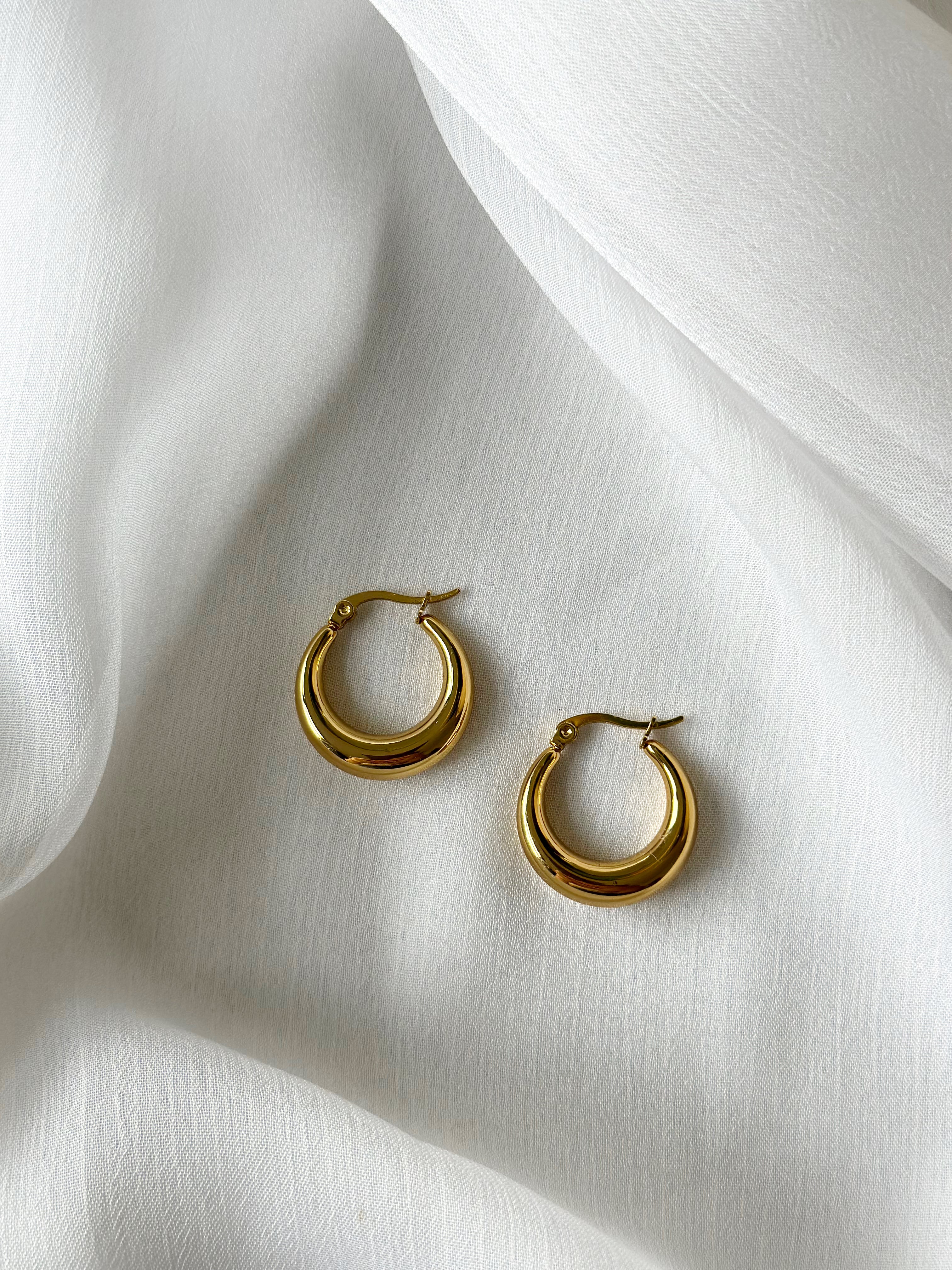 Esmerelda Hoop Earrings - Gold 23mm