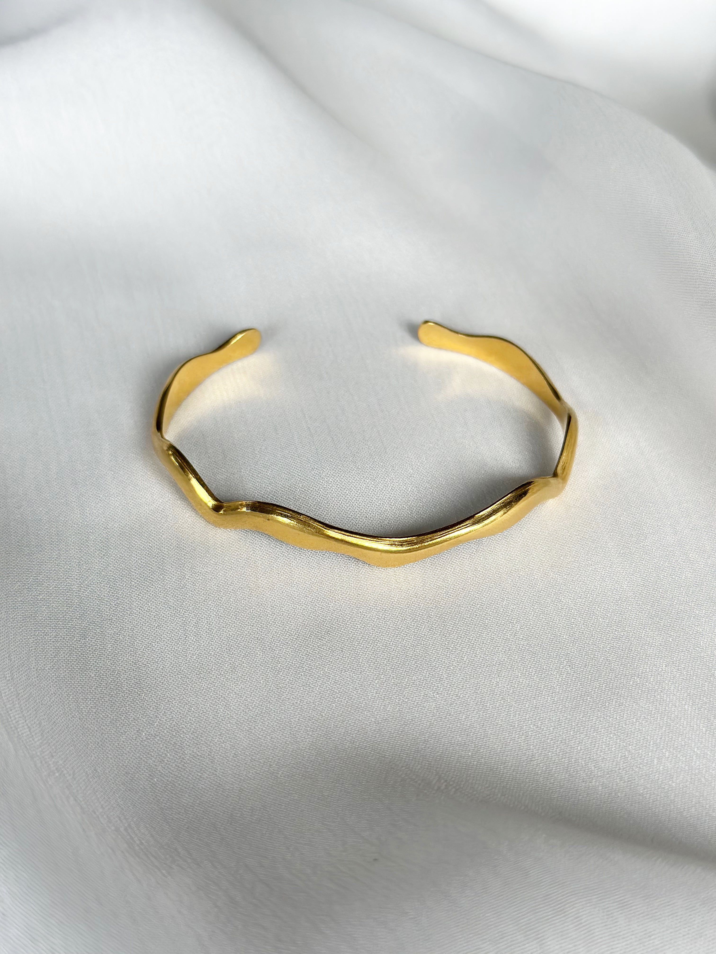 Wavy Cuff - Gold