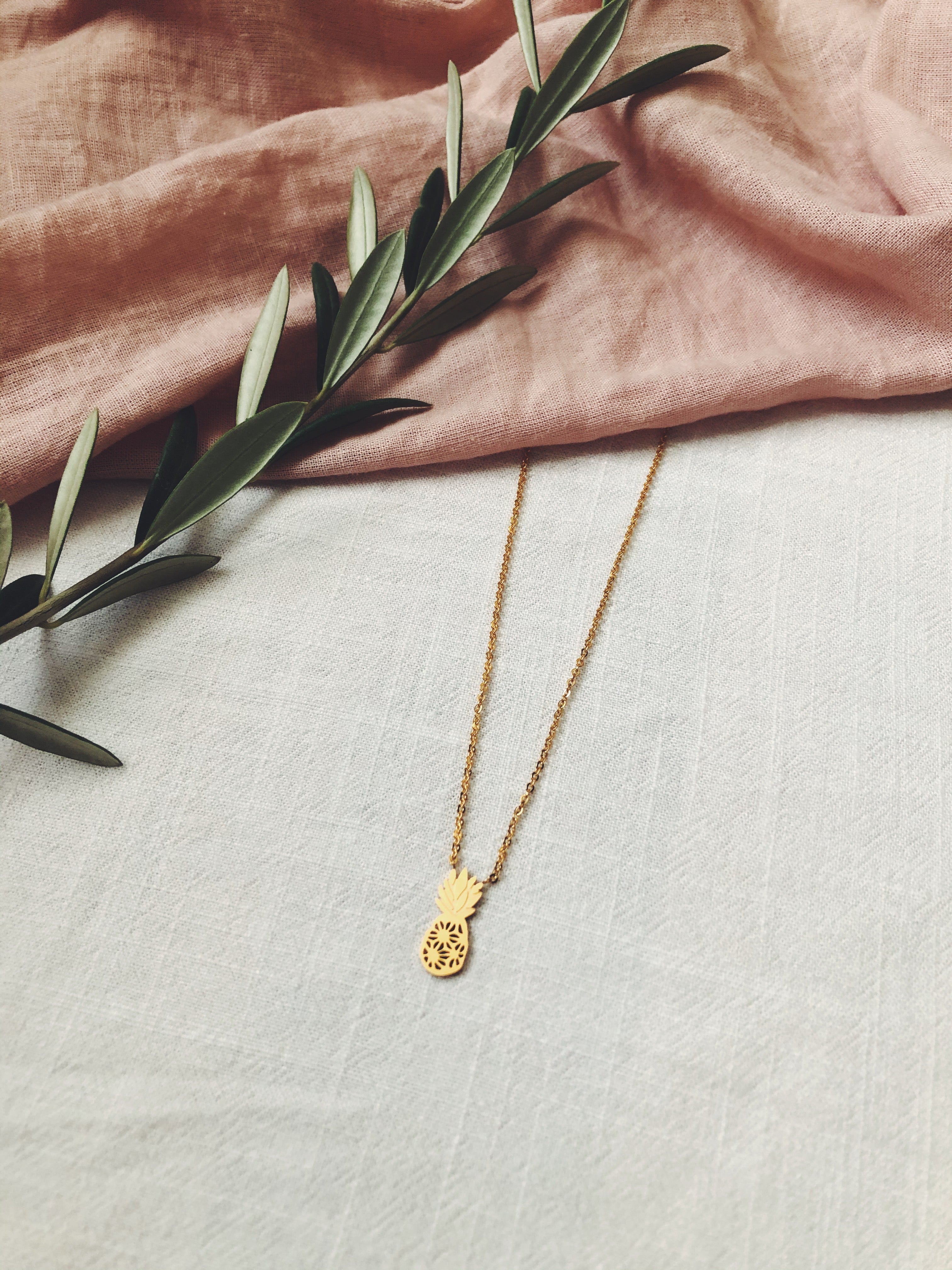 Matte Pineapple Necklace