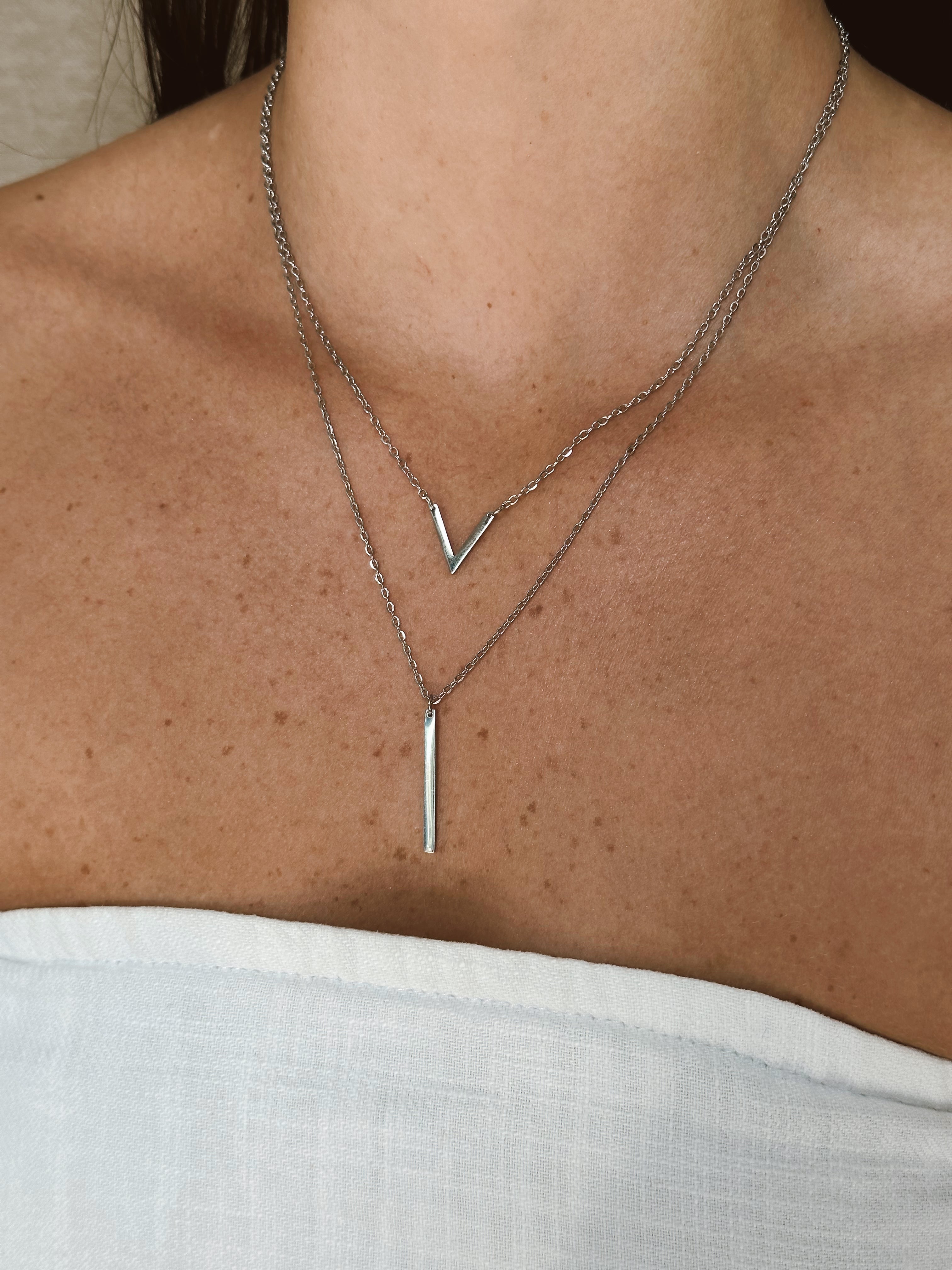 V & Bar Necklace - Silver