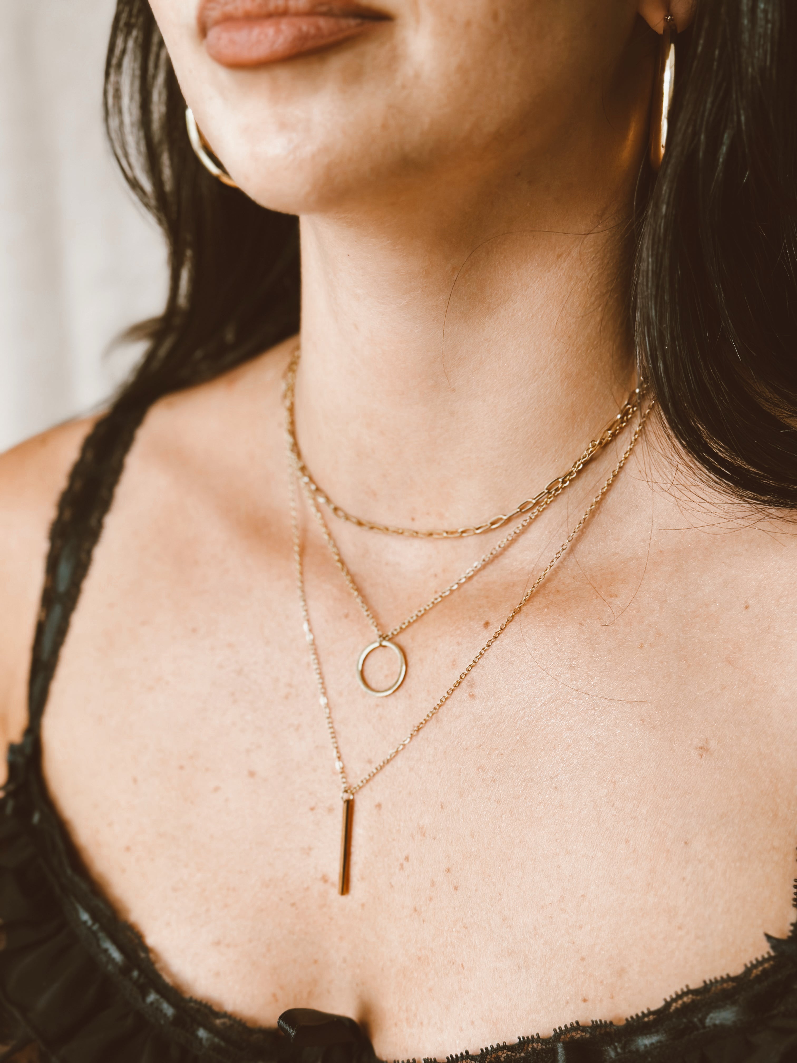 Circle & Bar Necklace - Gold