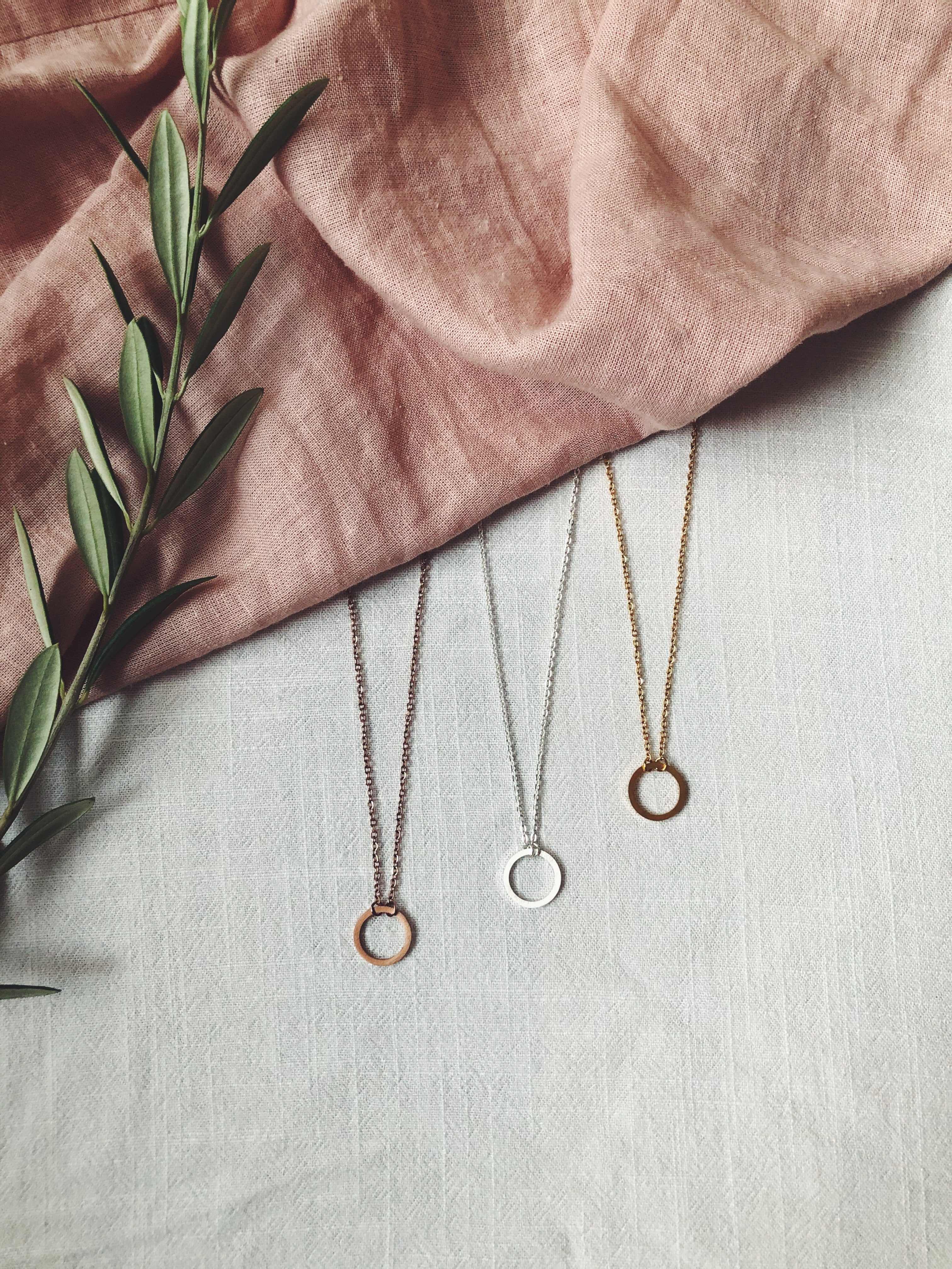 Matte Circle Necklace