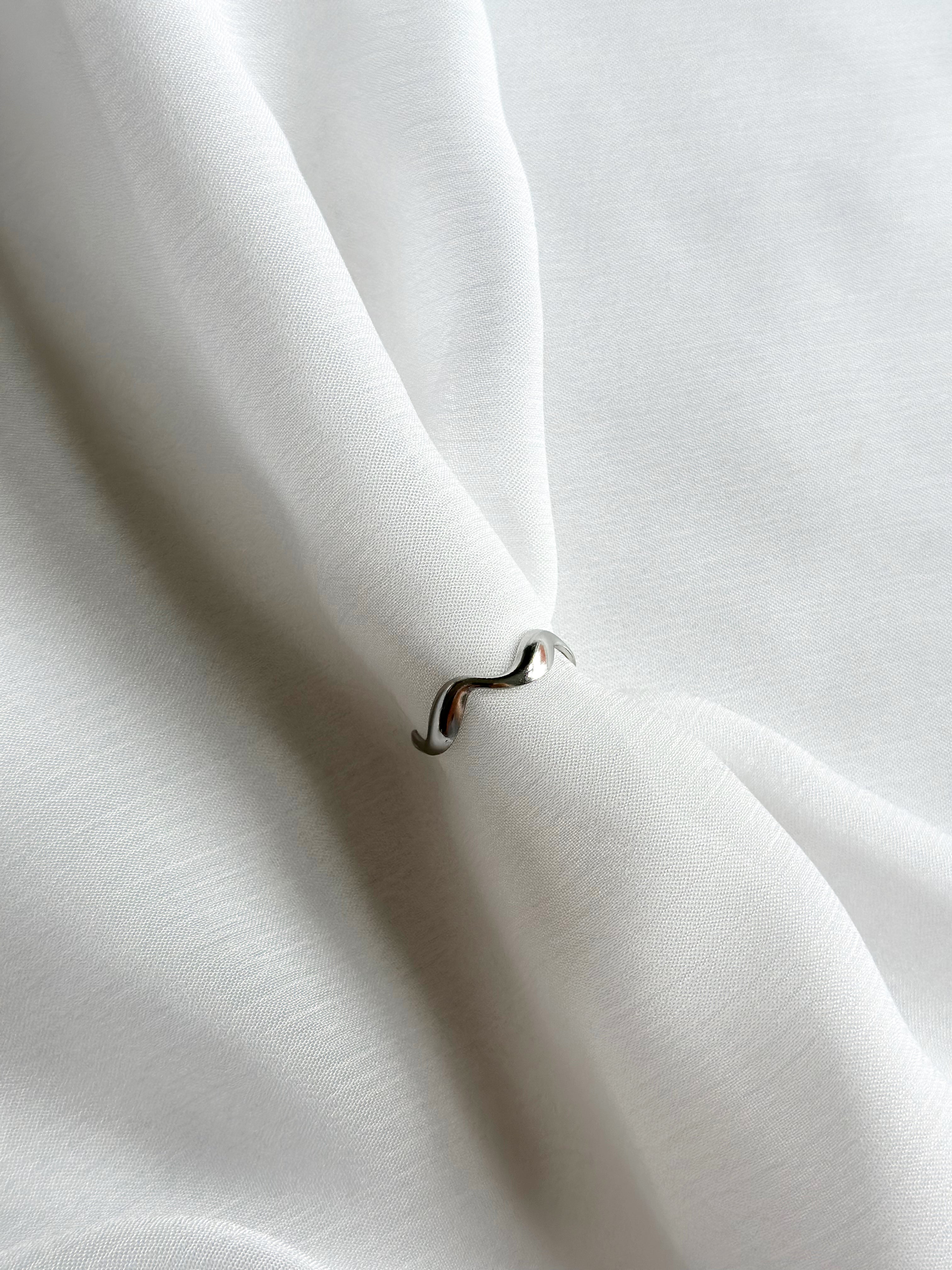 Squiggle Ring - Silver