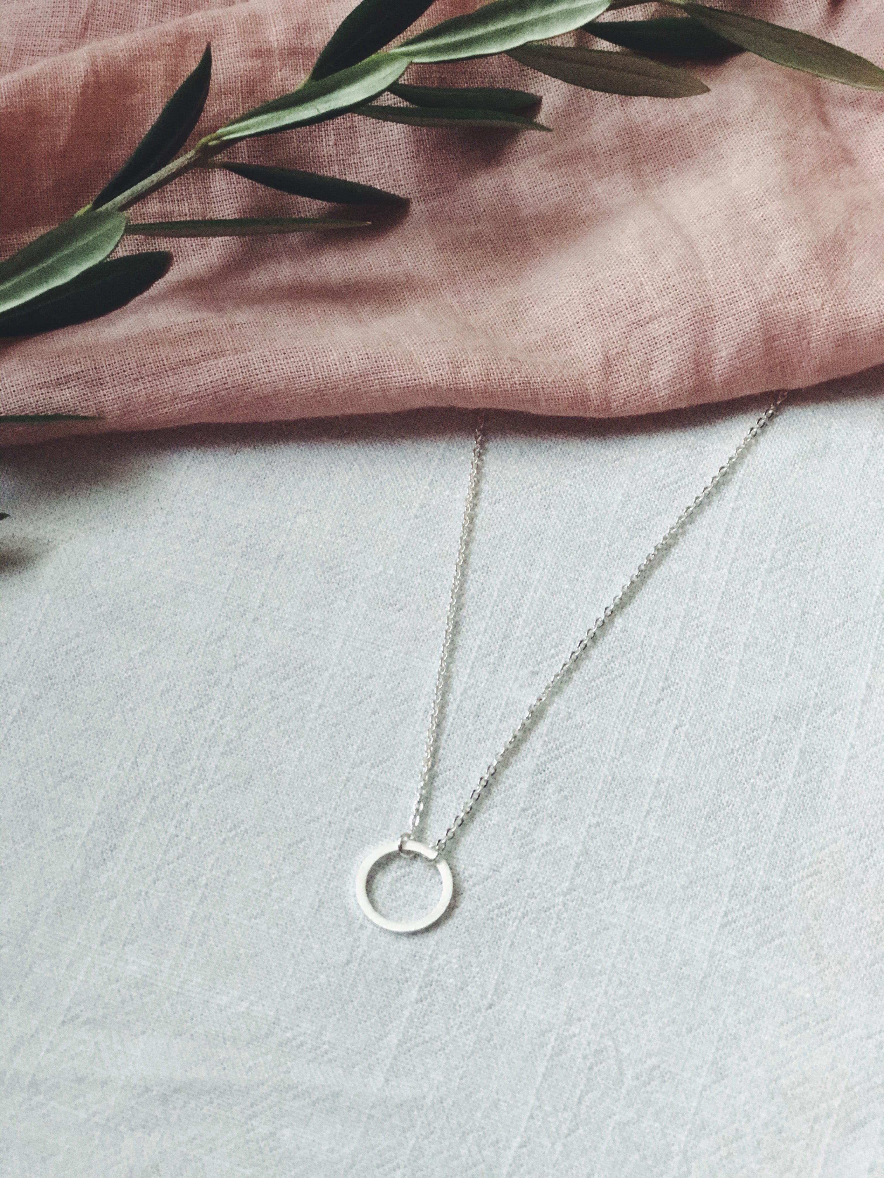 Matte Circle Necklace