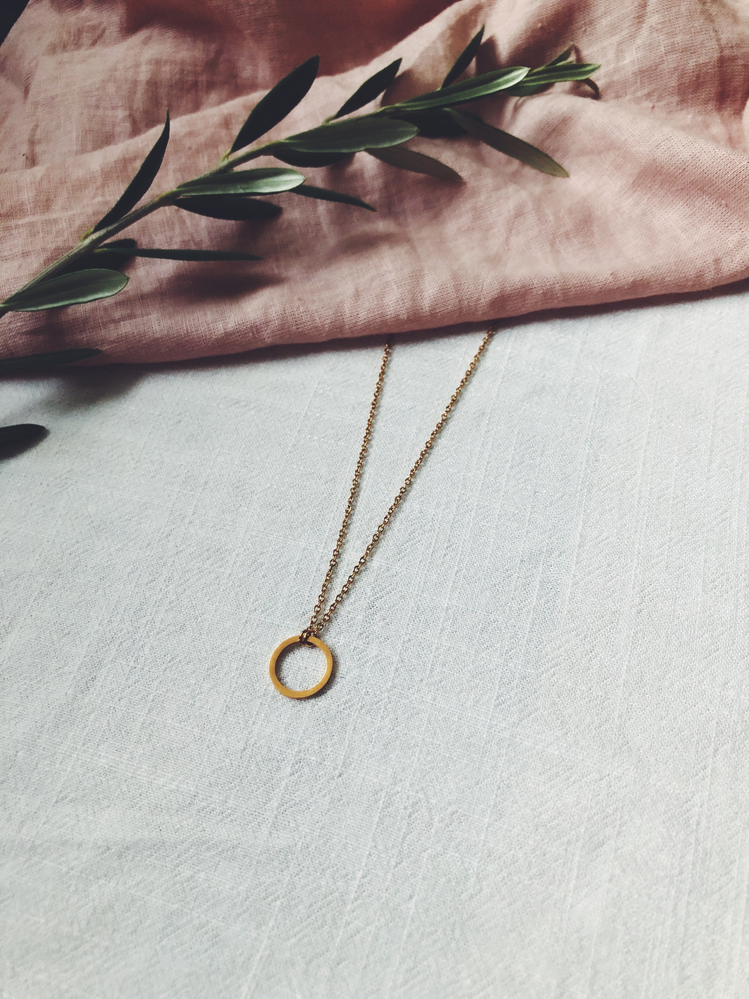Matte Circle Necklace